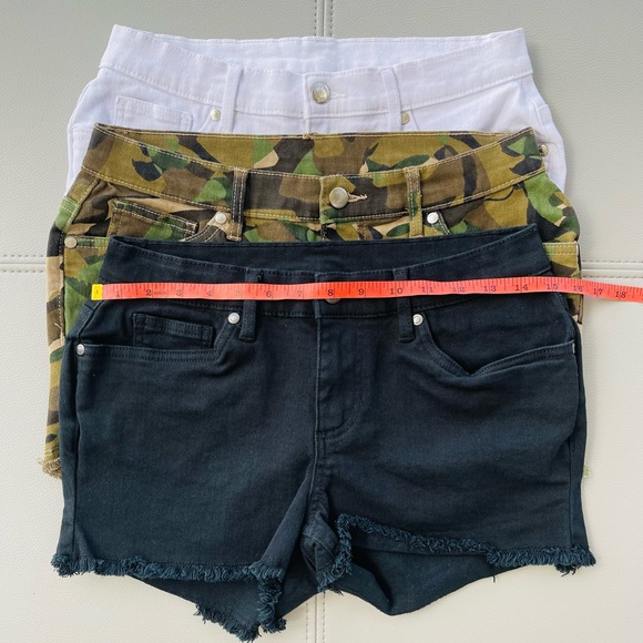 VENUS FASHION cut-off Jean shorts 3 PAIR! Size 4 CURVY - Picture 7 of 10